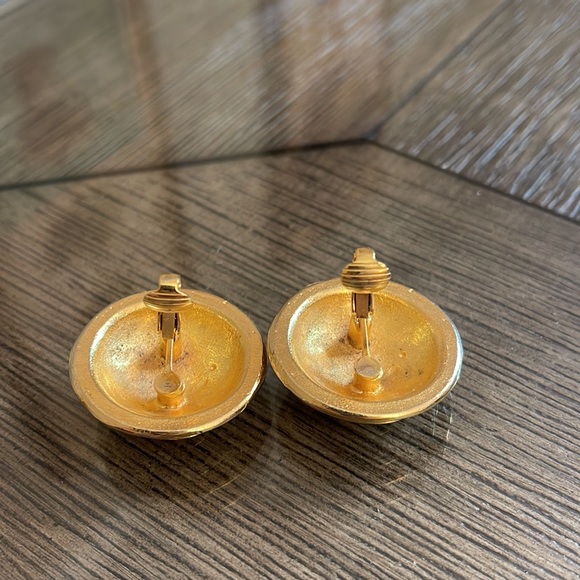 Vintage Gold-tone Round Button Clip Earrings with Rhinestones Modern Design - Picture 6 of 11